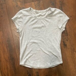 Women’s light gray American eagle shirt